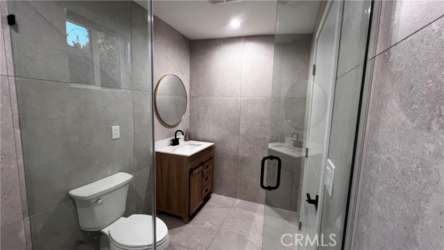 Detail Gallery Image 10 of 20 For 505 N Avon St, Burbank,  CA 91505 - 4 Beds | 2 Baths