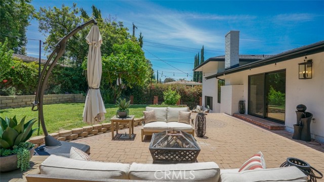 22914 Gershwin Drive, Woodland Hills CA: https://media.crmls.org/medias/6401f47e-252c-41d9-b996-d056ad8276b9.jpg