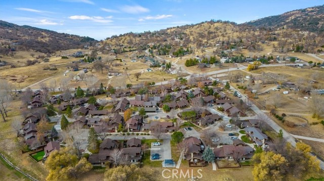 2 Village Lane, Tehachapi CA: https://media.crmls.org/medias/64032d29-7ee1-4b23-b788-3b2f41725301.jpg