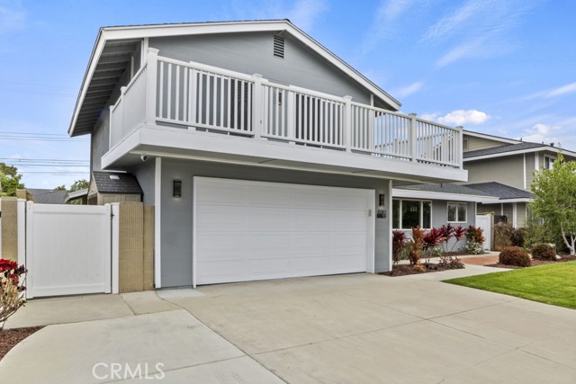 Detail Gallery Image 2 of 57 For 6361 Myrtle Dr, Huntington Beach,  CA 92647 - 4 Beds | 2/1 Baths