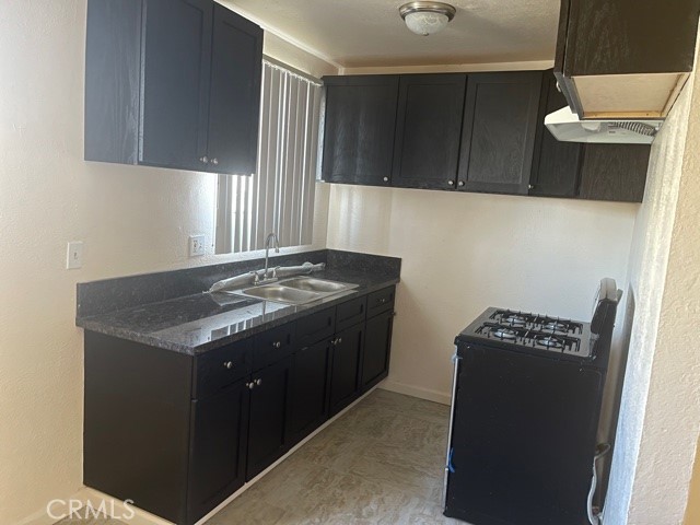 Detail Gallery Image 7 of 18 For 5105 Woodman Ave #3,  Sherman Oaks,  CA 91423 - 3 Beds | 2 Baths