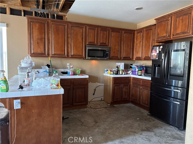 Detail Gallery Image 16 of 27 For 15111 Diamond Rd, Victorville,  CA 92394 - 4 Beds | 3 Baths