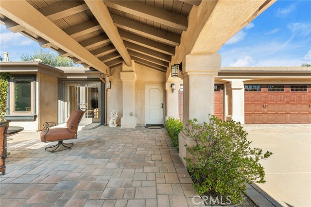 1632 Country Club Drive, Redlands CA: https://media.crmls.org/medias/64043971-010b-46e2-896b-b712085e8400.jpg
