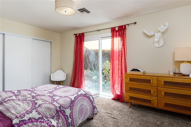 10522 Fernglen Avenue, Tujunga CA: https://media.crmls.org/medias/64058bba-3064-467b-8119-6b13a548fd8a.jpg