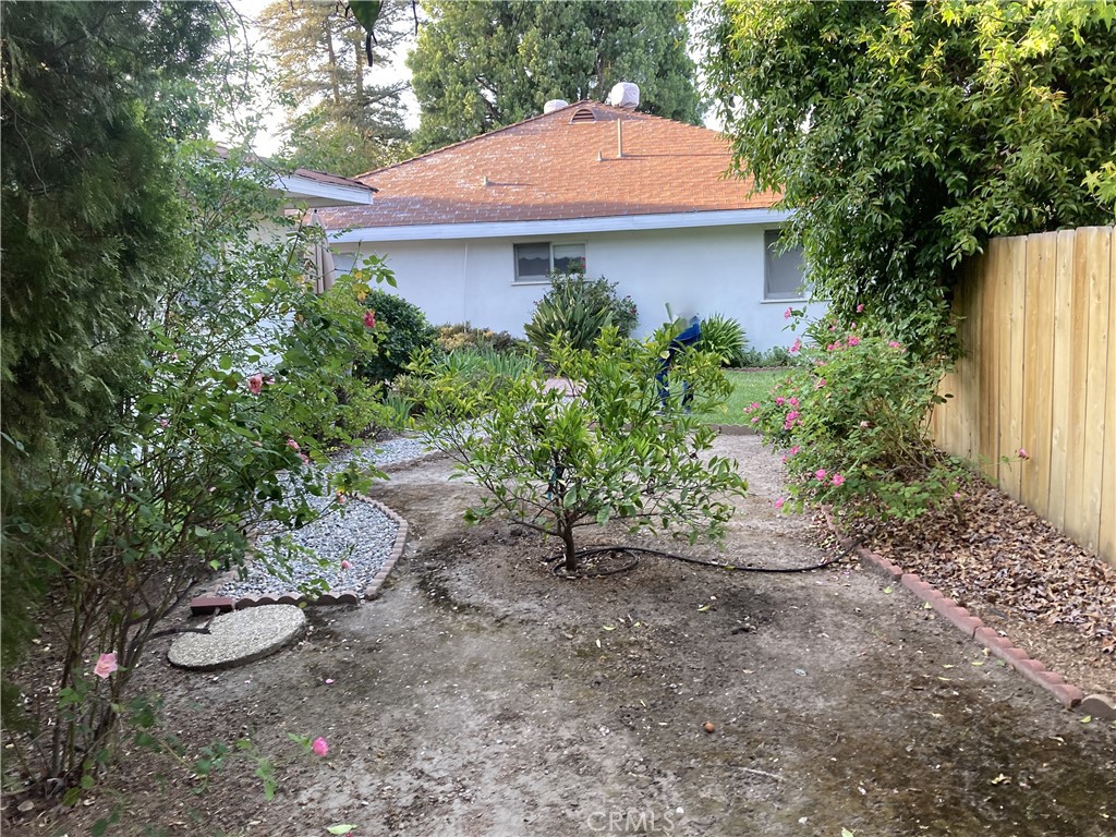 https://media.crmls.org/medias/6405bd49-4206-477f-a0ed-662bbefb721a.jpg?preset=X-Large