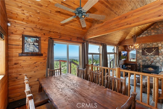 Detail Gallery Image 13 of 75 For 175 N Trails End Rd, Green Valley Lake,  CA 92341 - 5 Beds | 2 Baths