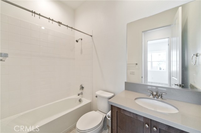 19256 Merryweather Drive, Canyon Country CA: https://media.crmls.org/medias/64073e4d-4679-4865-9105-bbaa409e593f.jpg