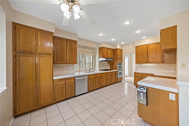 Detail Gallery Image 12 of 42 For 2322 Black Pine Rd, Chino Hills,  CA 91709 - 4 Beds | 2/1 Baths