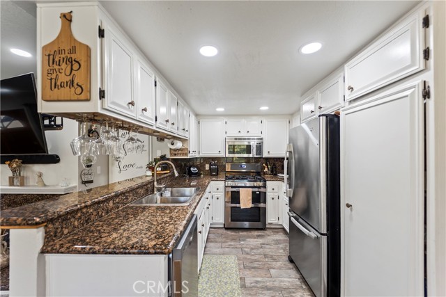 Detail Gallery Image 6 of 24 For 22617 Copper Hill Dr #121,  Saugus,  CA 91350 - 3 Beds | 3 Baths