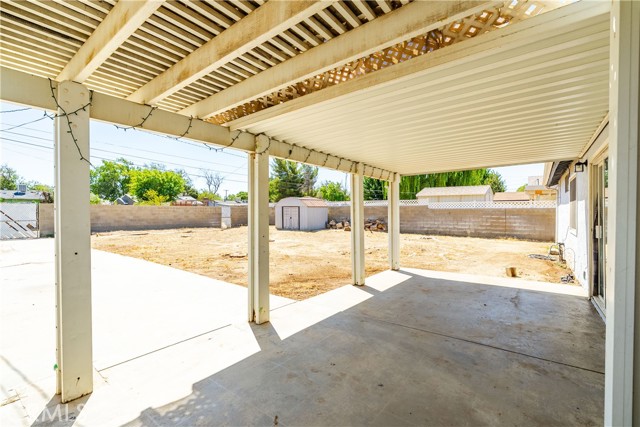 44220 Fig Avenue, Lancaster CA: https://media.crmls.org/medias/6408461d-ba26-4beb-b7e2-1e949c26fd70.jpg
