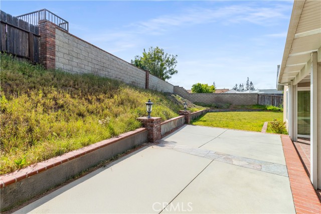 25265 Pana Court, Lake Forest CA: https://media.crmls.org/medias/640866ad-fbc6-412e-9eeb-d8c4e80d12ad.jpg