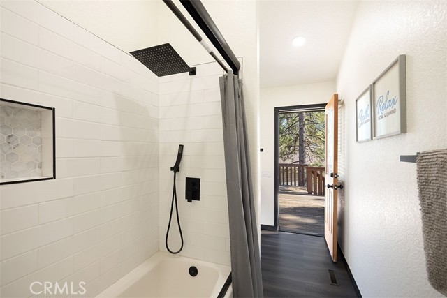 39607 Forest Road, Big Bear Lake CA: https://media.crmls.org/medias/64086d25-8cc6-42dc-9e8a-1269c7d9c71e.jpg