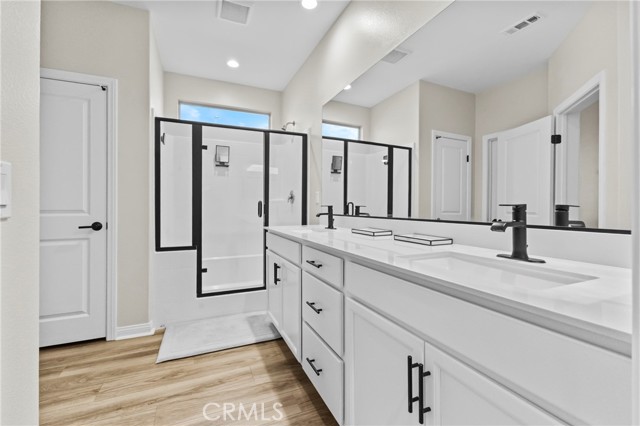 Image 18 of 36 For 718 Torrey Court