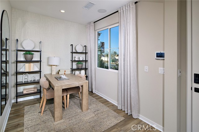 Detail Gallery Image 4 of 26 For 5921 Gramercy Way, Corona,  CA 92880 - 2 Beds | 2/1 Baths