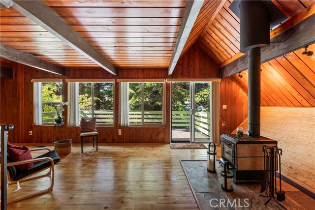 Detail Gallery Image 14 of 47 For 31115 Valley Oak Dr, Running Springs,  CA 92382 - 4 Beds | 2/1 Baths