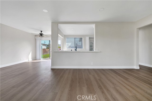 834 S Oakhaven Drive, Anaheim CA: https://media.crmls.org/medias/640c5ff8-839a-459c-bd32-a259bc9a8ba3.jpg