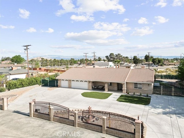 19287 Allegheny Road, Apple Valley CA: https://media.crmls.org/medias/640c71dc-8ede-474b-b1d3-4d2c74add90b.jpg