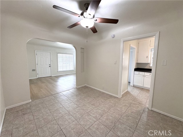 73 W Plymouth Street, Long Beach CA: https://media.crmls.org/medias/640cd85d-a303-4a8e-9830-d8ec7e440af9.jpg