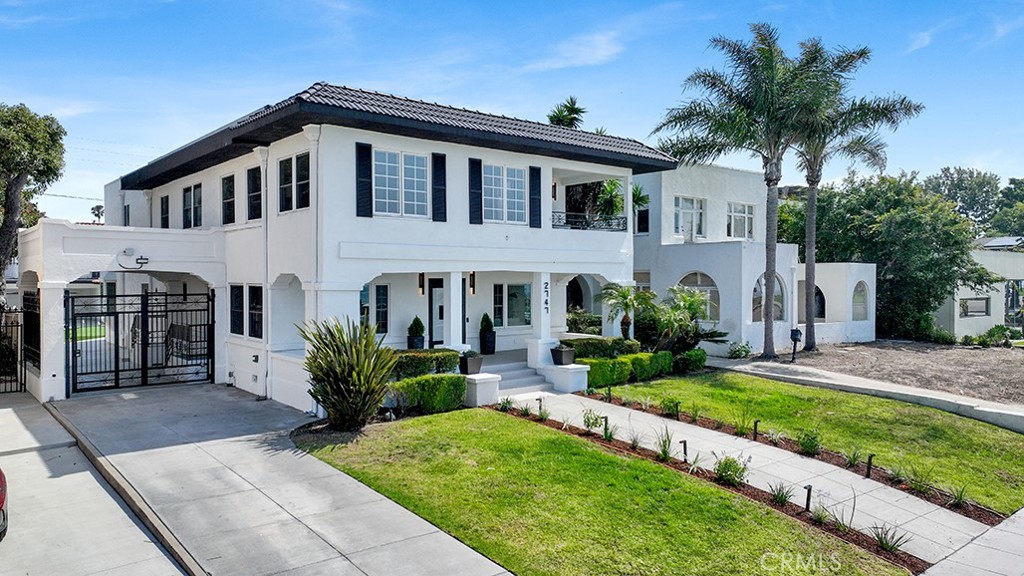 2747 E Ocean Boulevard