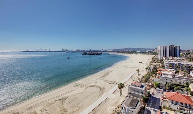 1750 E Ocean Boulevard, Long Beach CA: https://media.crmls.org/medias/640e7e49-8e7b-49d4-afcf-7bc9fa415905.jpg