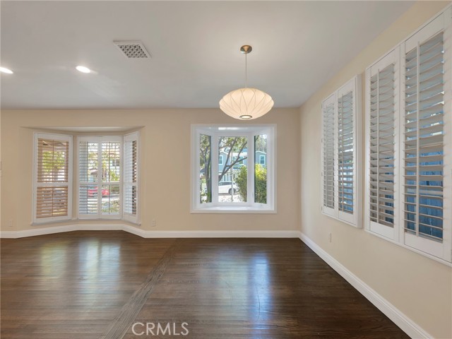 Detail Gallery Image 5 of 33 For 4231 Stern, Sherman Oaks,  CA 91423 - 4 Beds | 3 Baths