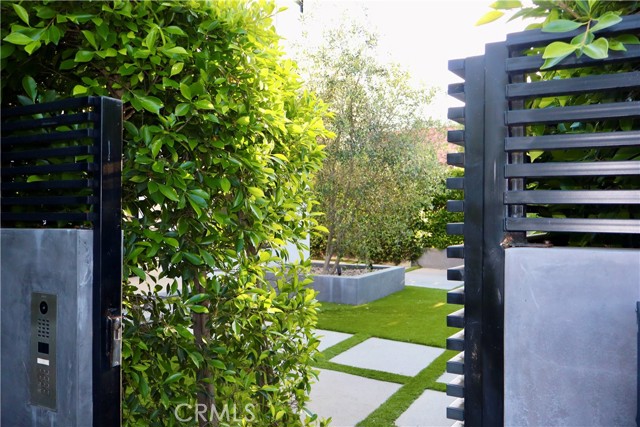 6430 Drexel AVE, Los Angeles CA: https://media.crmls.org/medias/640fccbe-3d73-487c-b1ed-cb4993e791e6.jpg