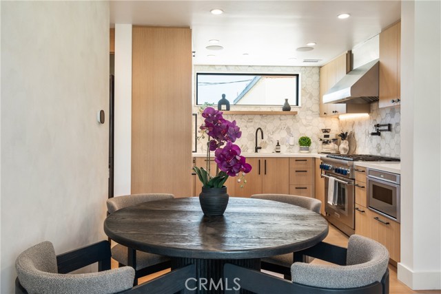 Detail Gallery Image 6 of 64 For 521 1/2 Iris Ave, Corona Del Mar,  CA 92625 - 2 Beds | 2/1 Baths