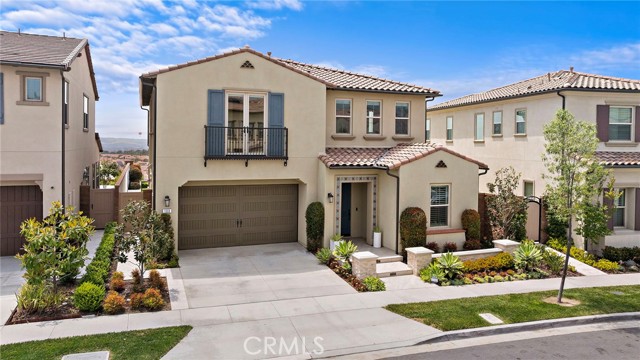 109 Chronology, Irvine CA: https://media.crmls.org/medias/6410c7df-b6b7-45af-8273-b6ab4c0186b1.jpg