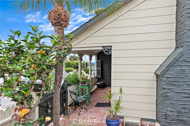 Detail Gallery Image 7 of 17 For 524 Park Ave, Laguna Beach,  CA 92651 - 2 Beds | 2 Baths