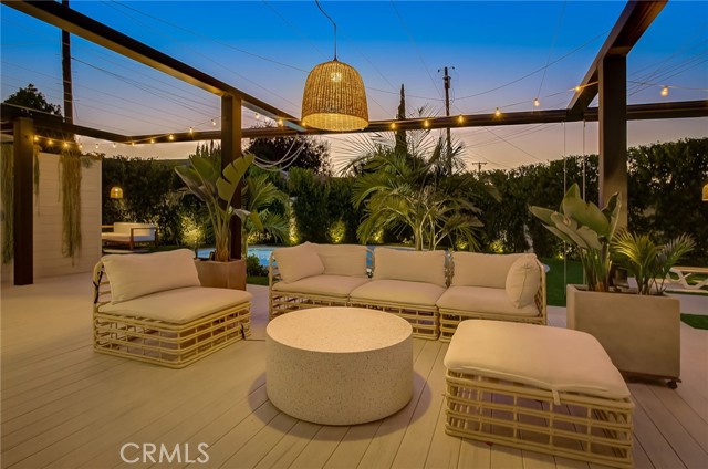 Detail Gallery Image 9 of 72 For 8161 Encino Ave, Northridge,  CA 91325 - 4 Beds | 3 Baths