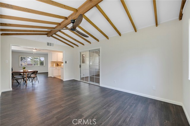 228 W OLD MILL, Corona CA: https://media.crmls.org/medias/6411d7eb-2a8e-4804-9007-019be98467dc.jpg