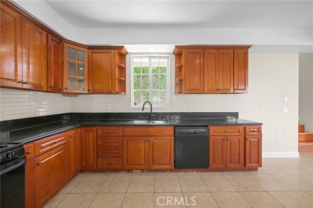 Detail Gallery Image 18 of 64 For 2057 Bush, Santa Ana,  CA 92706 - 4 Beds | 3 Baths