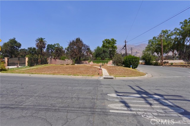 287 287 E Calaveras, Altadena CA: https://media.crmls.org/medias/64121916-e719-498b-8b02-0d8a34fcb250.jpg