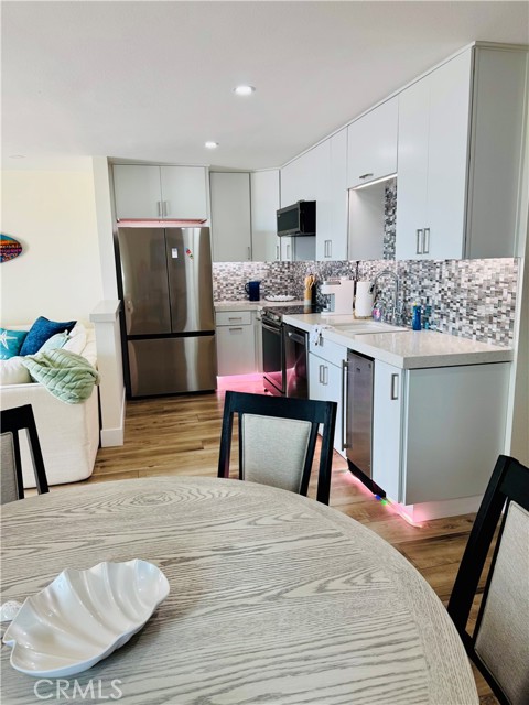 Detail Gallery Image 32 of 38 For 711 Pacific Coast #330,  Huntington Beach,  CA 92648 - 3 Beds | 2 Baths