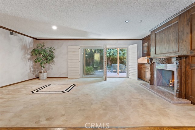 23458 Canzonet Street photo 4