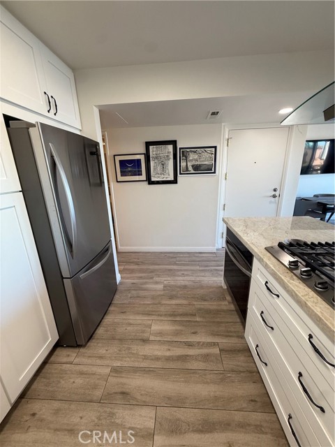 Detail Gallery Image 8 of 22 For 6947 Trolleyway, Playa Del Rey,  CA 90293 - 3 Beds | 2 Baths