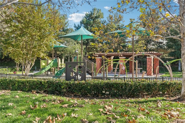 Detail Gallery Image 42 of 46 For 107 Kestrel, Irvine,  CA 92618 - 3 Beds | 3/1 Baths