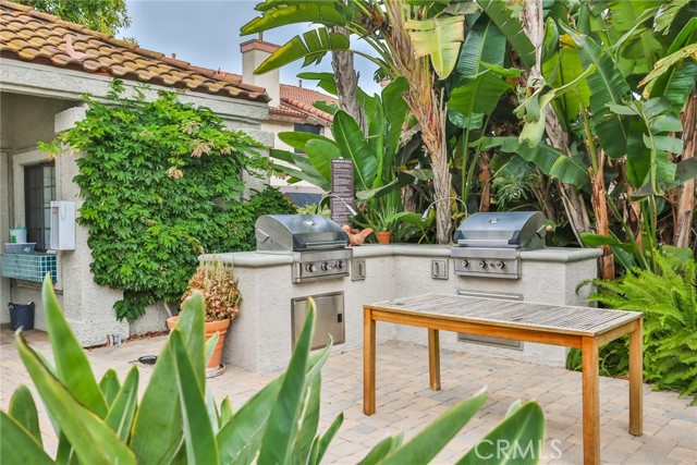 Detail Gallery Image 6 of 12 For 4862 Tiara, Huntington Beach,  CA 92649 - 1 Beds | 1 Baths