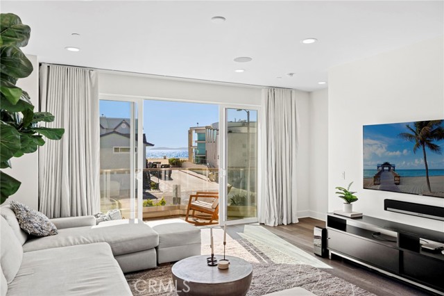 Detail Gallery Image 15 of 43 For 5512 Seashore, Newport Beach,  CA 92663 - 3 Beds | 3 Baths