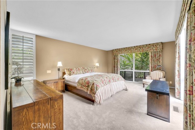537 Dunnegan Place, Laguna Beach CA: https://media.crmls.org/medias/641538b9-db63-40d1-a624-5f0a391415b4.jpg