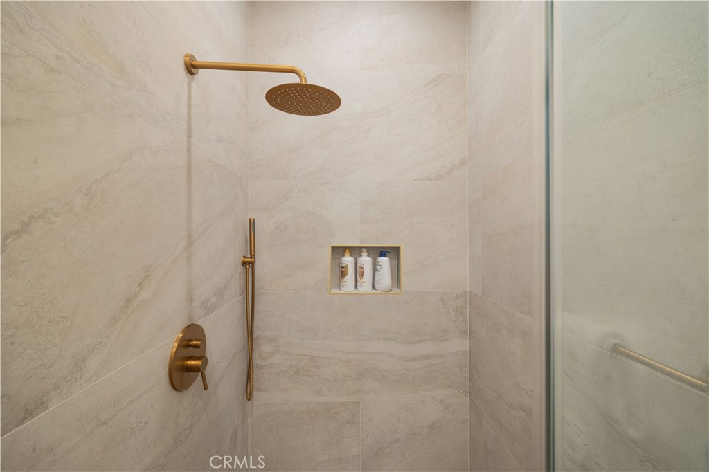 https://media.crmls.org/medias/64158495-4ec4-4894-8281-c5a0eee40991.jpg?preset=X-Large