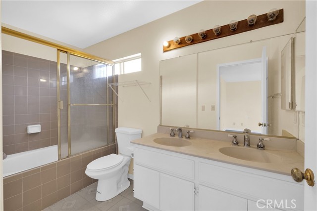 519 Sefton Avenue, Monterey Park CA: https://media.crmls.org/medias/64161aab-9e4d-4518-9b3a-2f357f913602.jpg