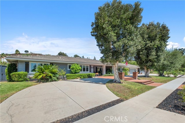 Detail Gallery Image 5 of 53 For 12261 Browning Ave, North Tustin,  CA 92705 - 5 Beds | 4/1 Baths