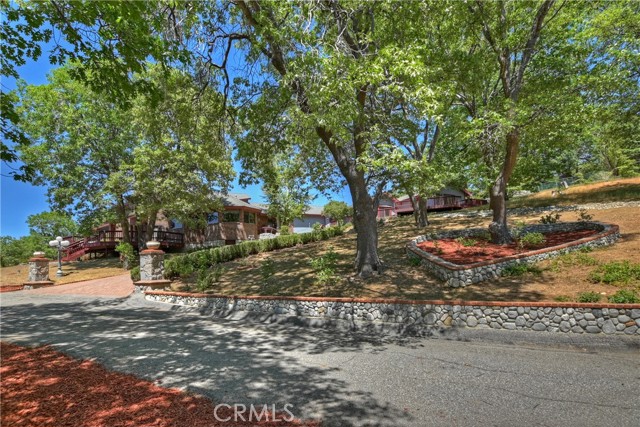 Detail Gallery Image 5 of 73 For 1621 Lupin Rd, Lake Arrowhead,  CA 92352 - 7 Beds | 7/2 Baths