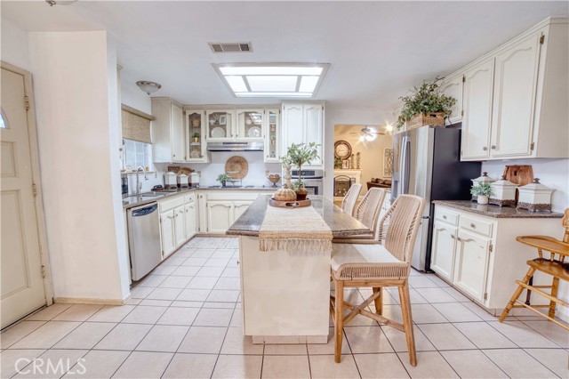 Detail Gallery Image 9 of 33 For 4630 N Lorna, Fresno,  CA 93705 - 3 Beds | 2 Baths