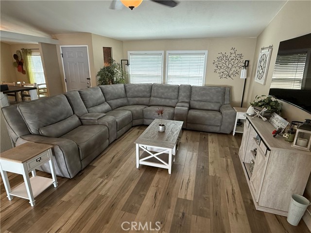Detail Gallery Image 8 of 35 For 27505 Jasper Way, Castaic,  CA 91384 - 3 Beds | 2 Baths