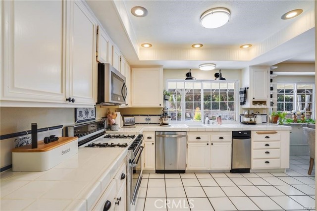 Detail Gallery Image 14 of 24 For 11094 Kayjay, Riverside,  CA 92503 - 4 Beds | 2 Baths