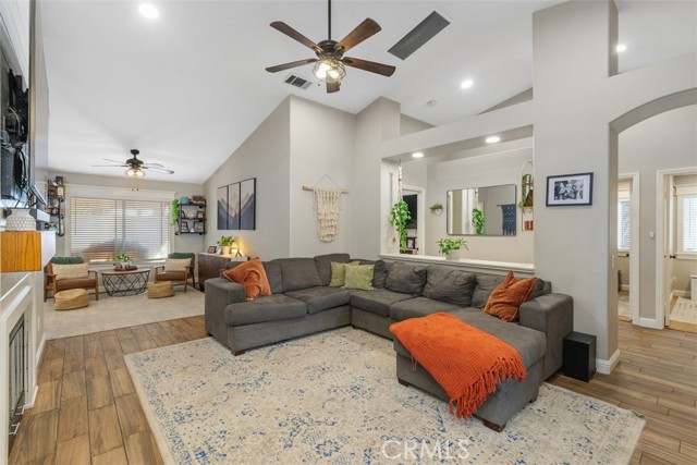 Detail Gallery Image 5 of 36 For 31429 Amsterdam, Winchester,  CA 92596 - 4 Beds | 2 Baths