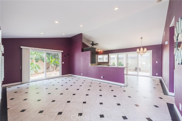 Detail Gallery Image 5 of 33 For 10092 Dana Dr, Huntington Beach,  CA 92646 - 3 Beds | 2 Baths