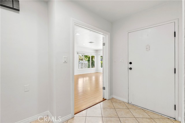 17533 Raymer Street, Sherwood Forest CA: https://media.crmls.org/medias/6419cf83-e1ed-490d-aab0-e9ab590dee6e.jpg